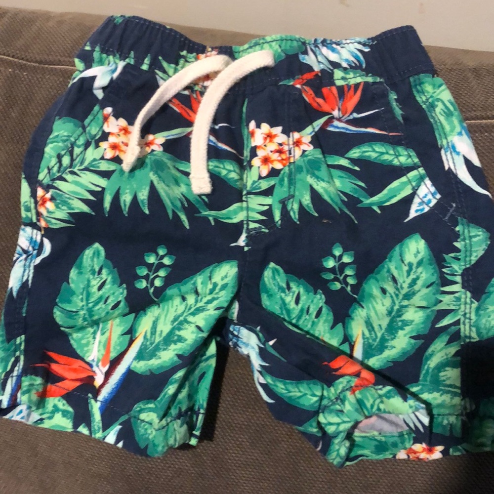 Old navy Hawaiian shorts